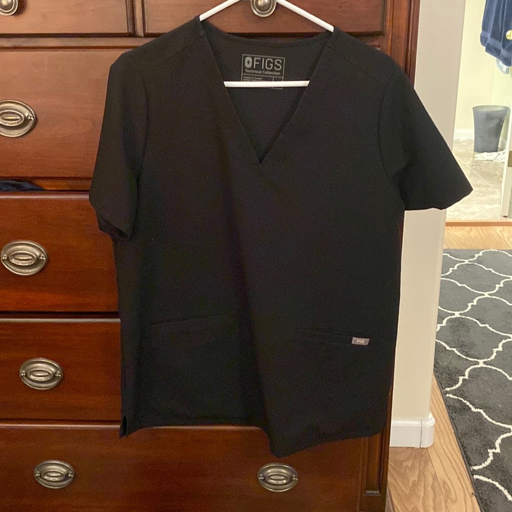 Figs Casma 3 pocket top